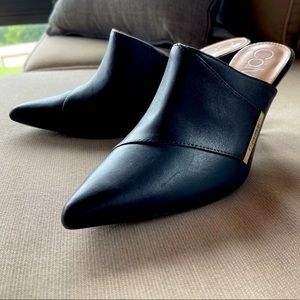 CALVIN KLEIN Grecia Black Leather Upper Pointy Toe Heeled Mules, Size 8.5